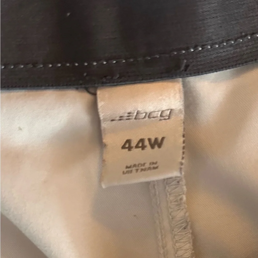 Shorts - Picture 3 of 3